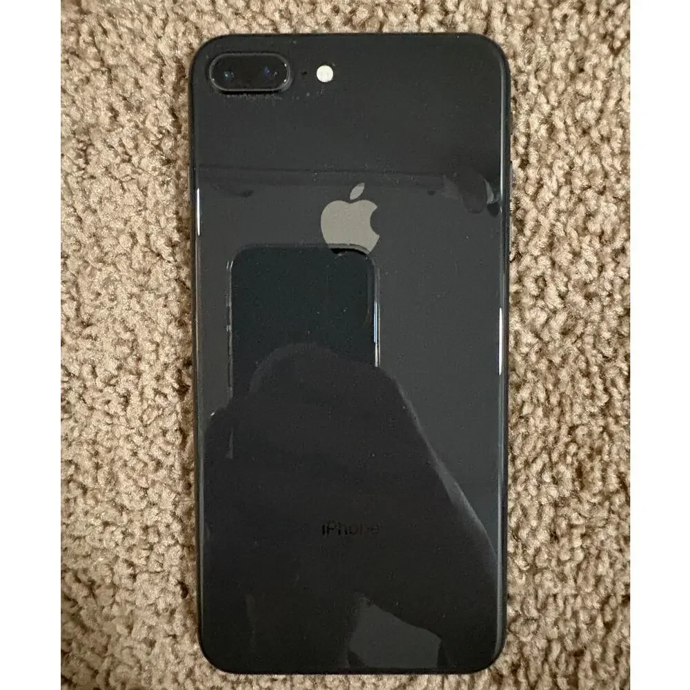 Apple Bundle (Unlocked): iPhone 8 Plus, AirPods Gen 1/2, Pro Case, AirTag - Lot